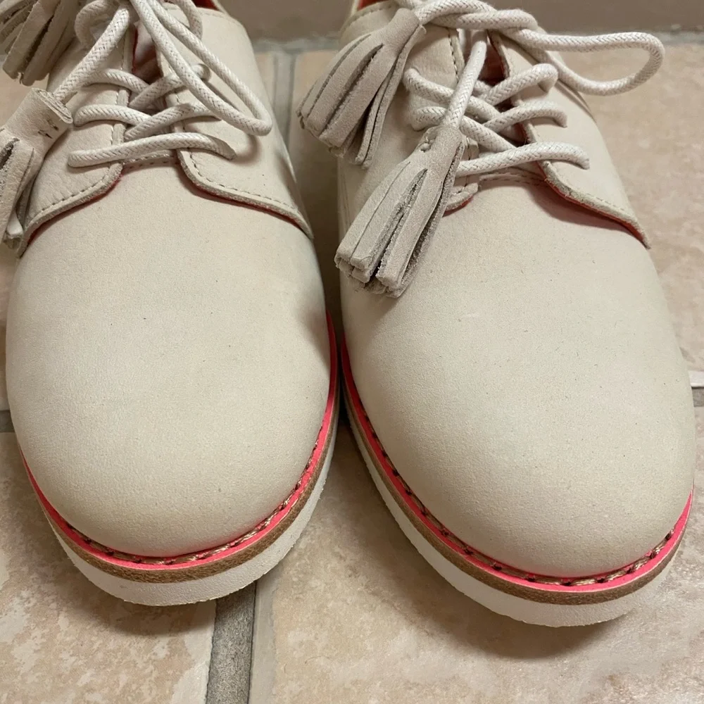 Coach Cream Leather Lace-Up Flats with Pink Trim